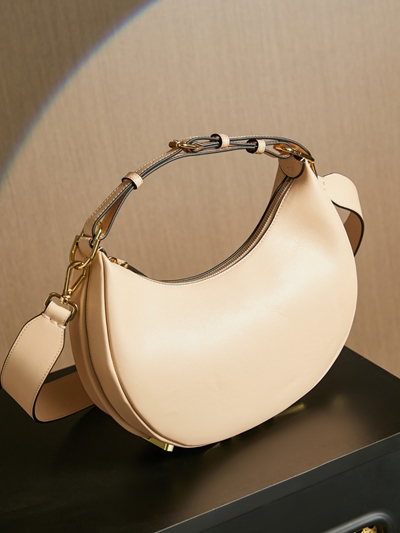 フェンディバッグ角部分ディテール